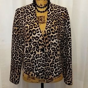 𝅺Chico's leopard jacket